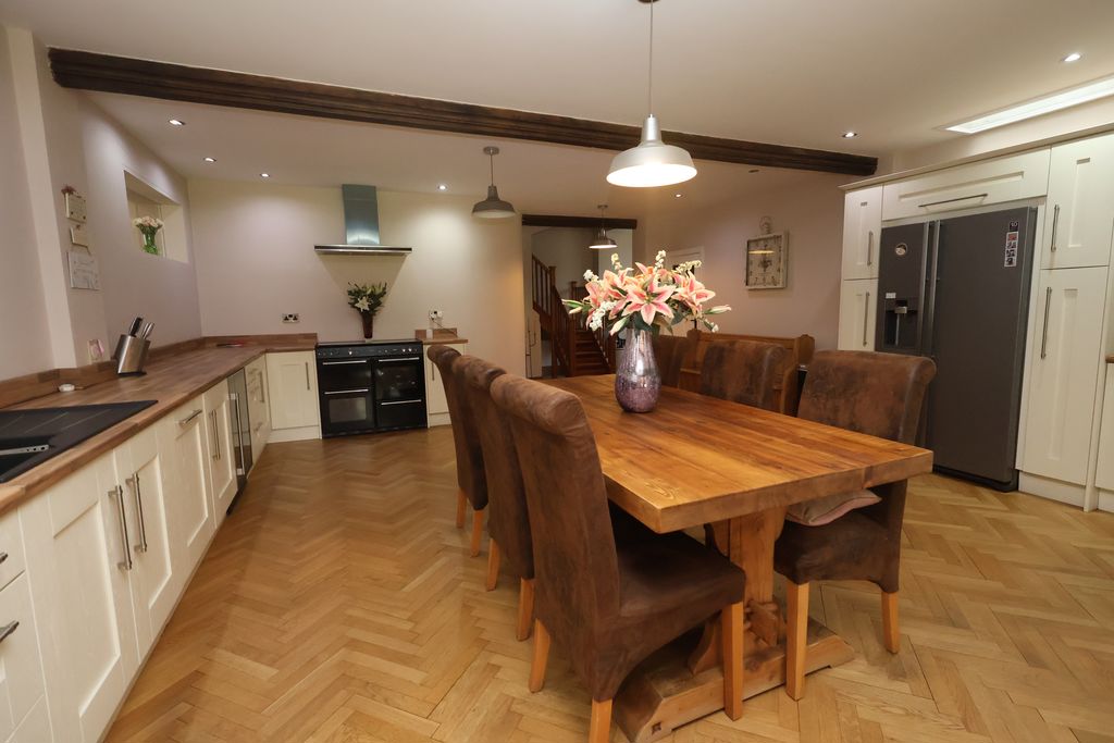Kitchen-Diner- click for photo gallery